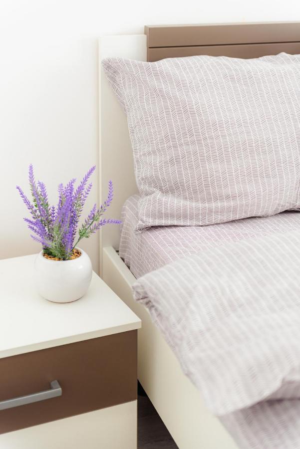 Apartament 2 Camere, Decomandat, In Zona Centrala ブカレスト エクステリア 写真
