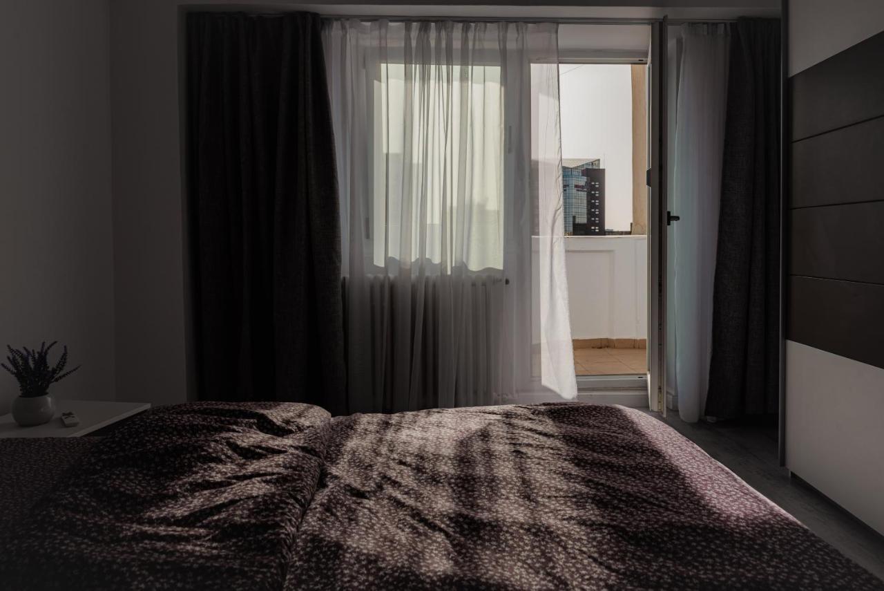 Apartament 2 Camere, Decomandat, In Zona Centrala ブカレスト エクステリア 写真