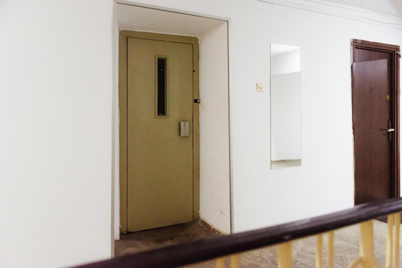 Apartament 2 Camere, Decomandat, In Zona Centrala ブカレスト エクステリア 写真