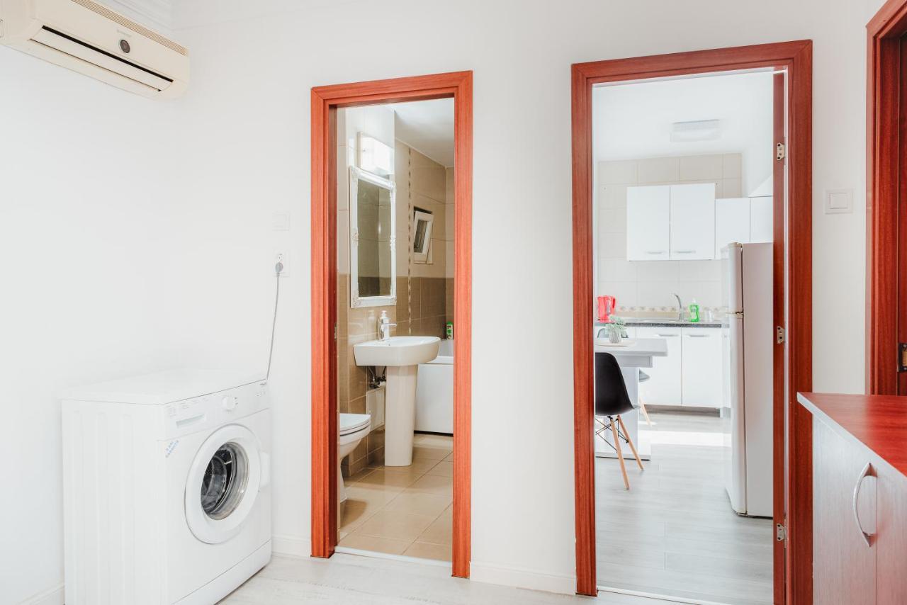 Apartament 2 Camere, Decomandat, In Zona Centrala ブカレスト エクステリア 写真