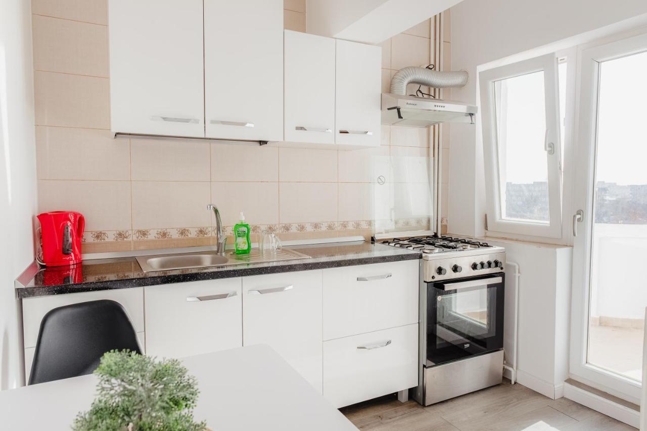 Apartament 2 Camere, Decomandat, In Zona Centrala ブカレスト エクステリア 写真
