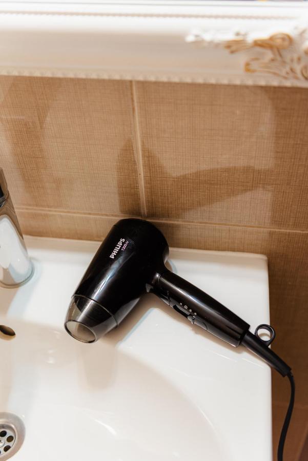 Apartament 2 Camere, Decomandat, In Zona Centrala ブカレスト エクステリア 写真