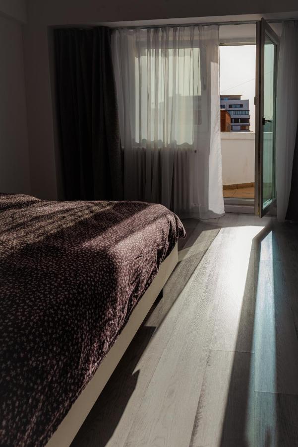 Apartament 2 Camere, Decomandat, In Zona Centrala ブカレスト エクステリア 写真